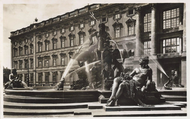 Neptunova fontana - Berlin | Secret World Trip Planner