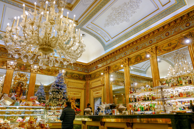 Mkahawa wa San Carlo - Torino | Secret World Trip Planner