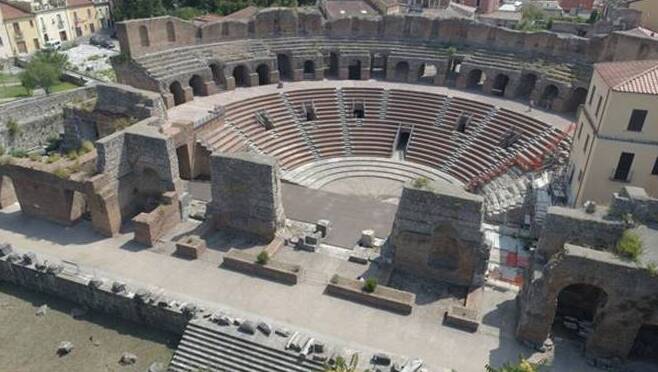 Det Romerske Teater i Benevento - Benevento | Secret World Trip Planner