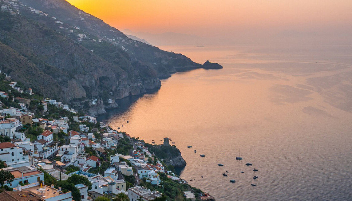 Dalam kontras ke Positano, Tunes diam-diam dan senyap - Praiano | Secret World Trip Planner