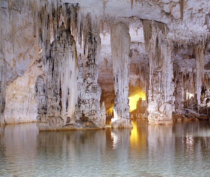 Temukan gua Neptunus di Sardinia - 07041 SS | Secret World Trip Planner