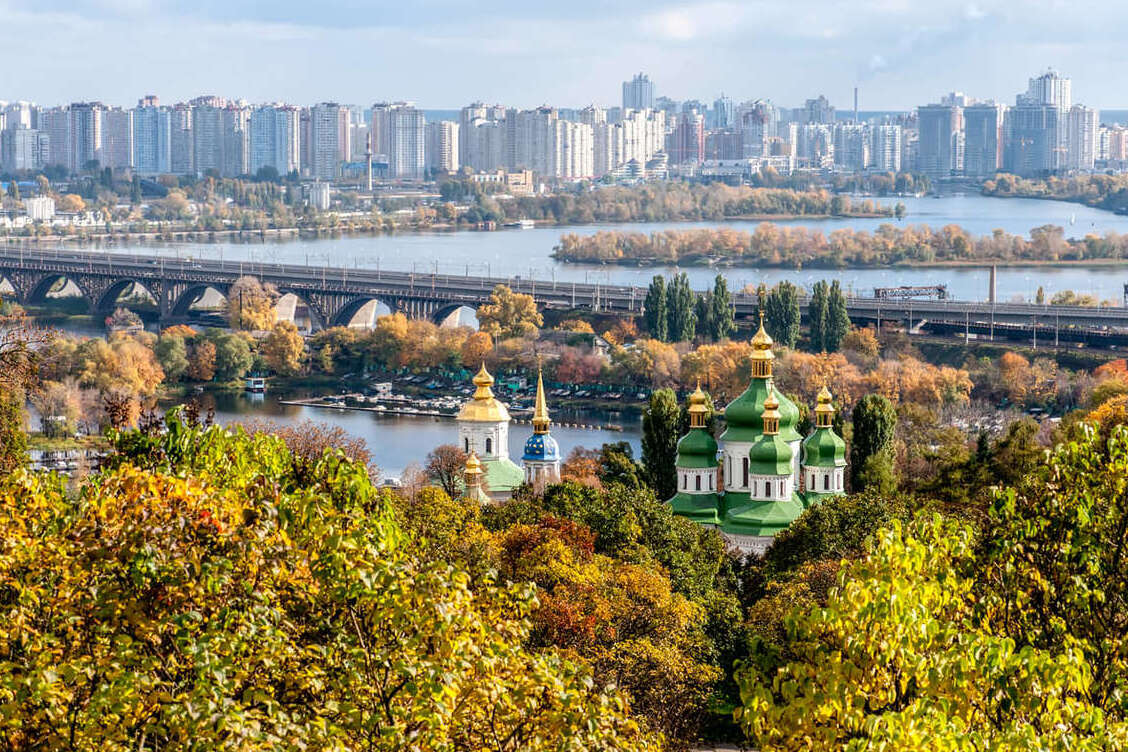 乌克兰是一个广阔的东欧国家，以东正教教堂，Blac而闻名 | Secret World Trip Planner