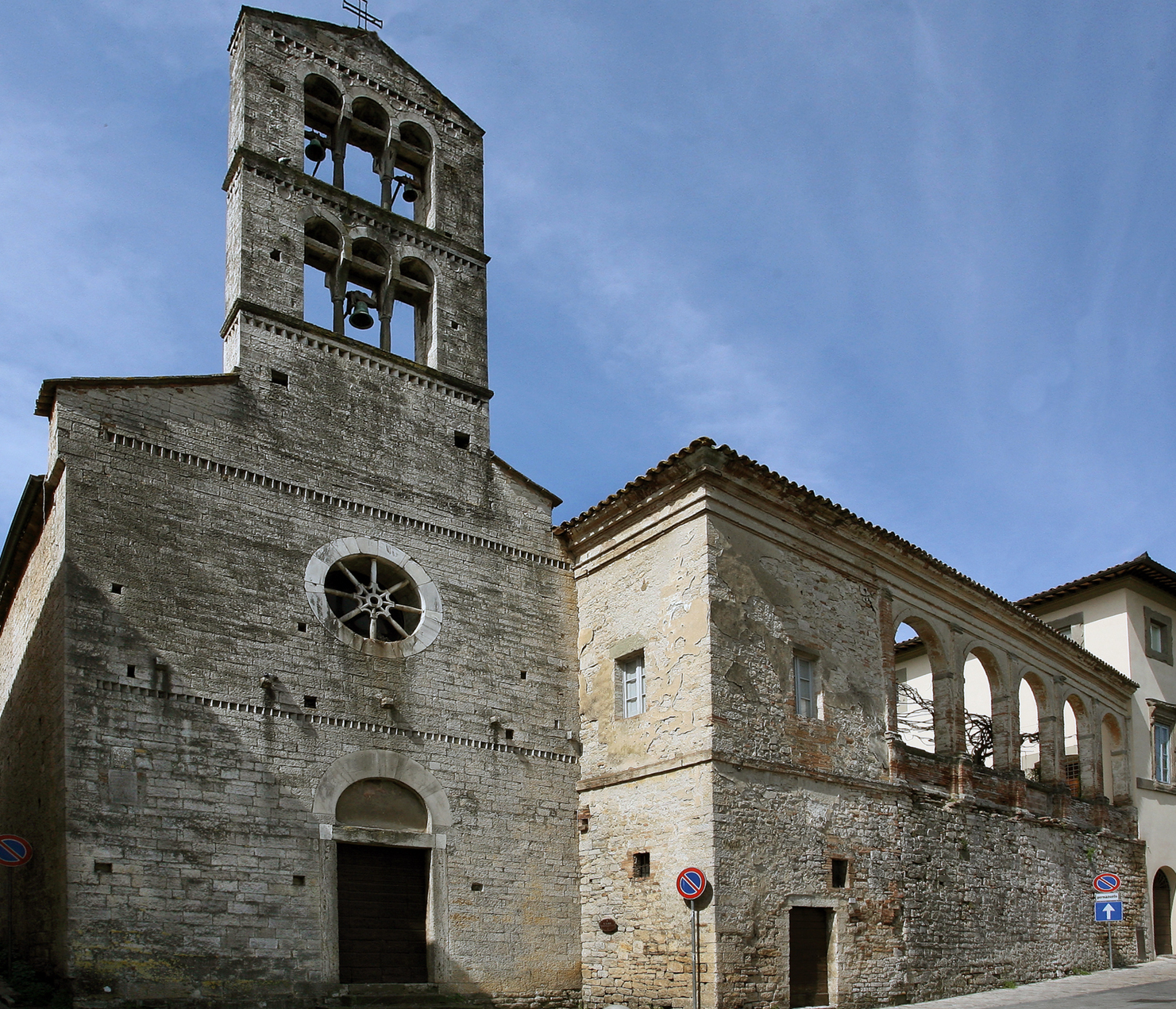 Todi dhe Kisha E San Karlo - Todi | Secret World Trip Planner