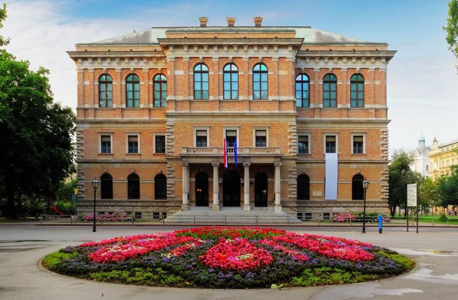 Загреб, Галерия на старите майстори на Strossmaer - Zagreb | Secret World Trip Planner