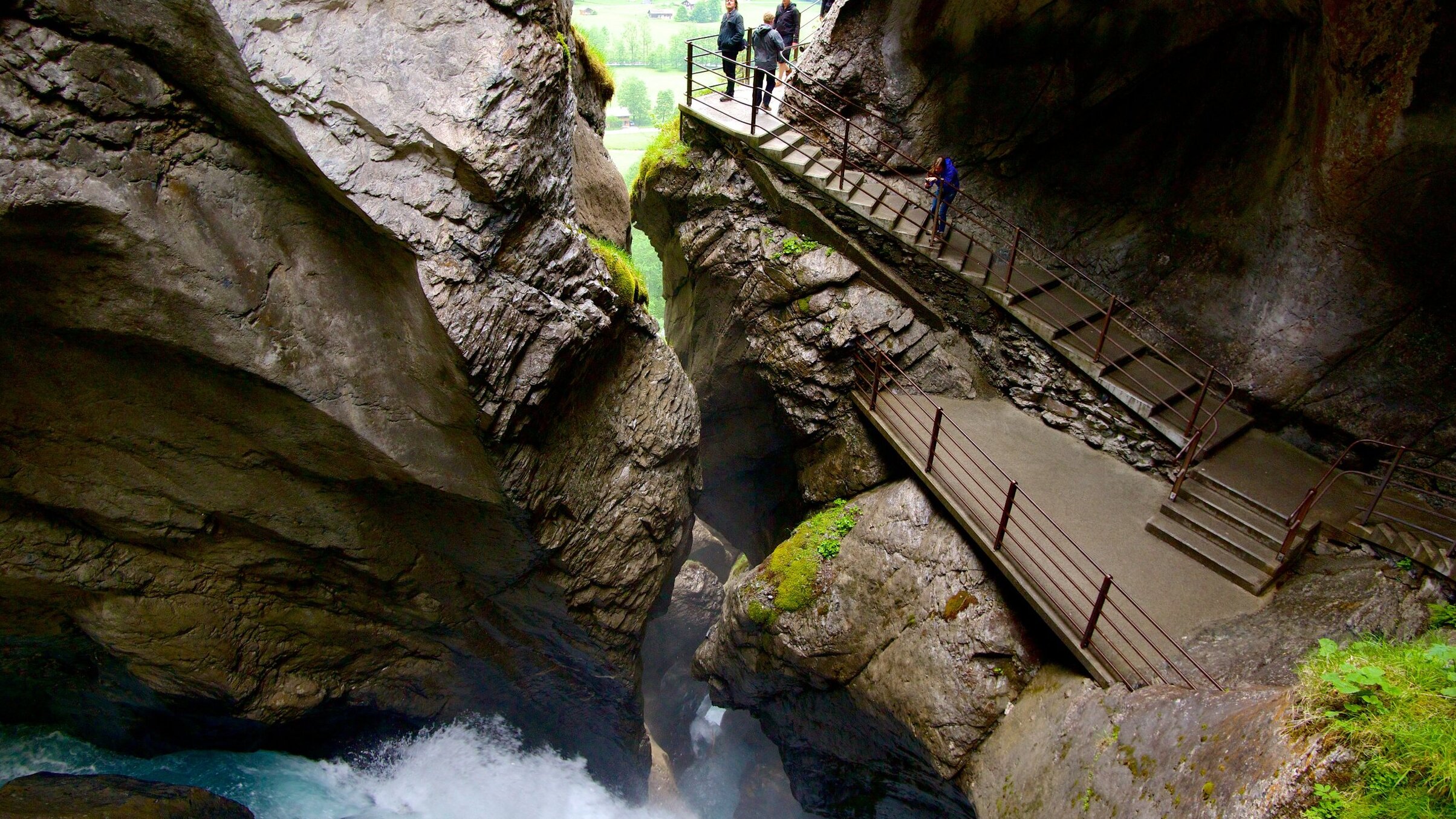 Eiger / Trümmelbach-Vízesés - Lauterbrunnen | Secret World Trip Planner