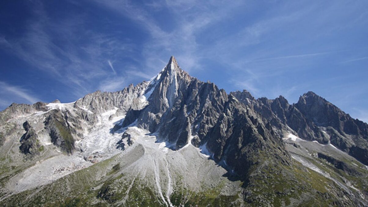 Monte Bianco | Aiguilles du Dru - Chamonix-Mont-Blanc | Secret World Trip Planner