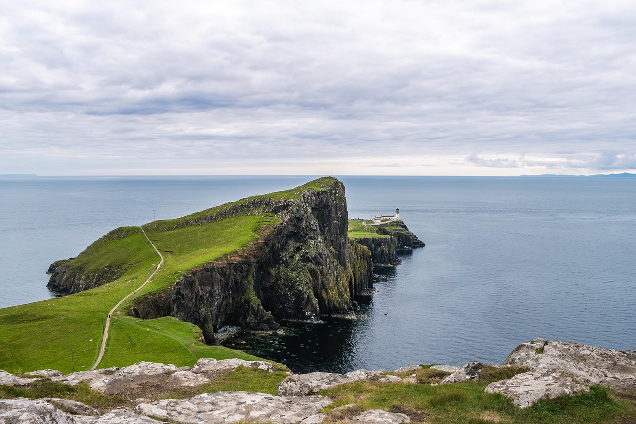 Isle of Skye | Neist Point Lighthouse - Isle of Skye IV55 8WU | Secret World Trip Planner
