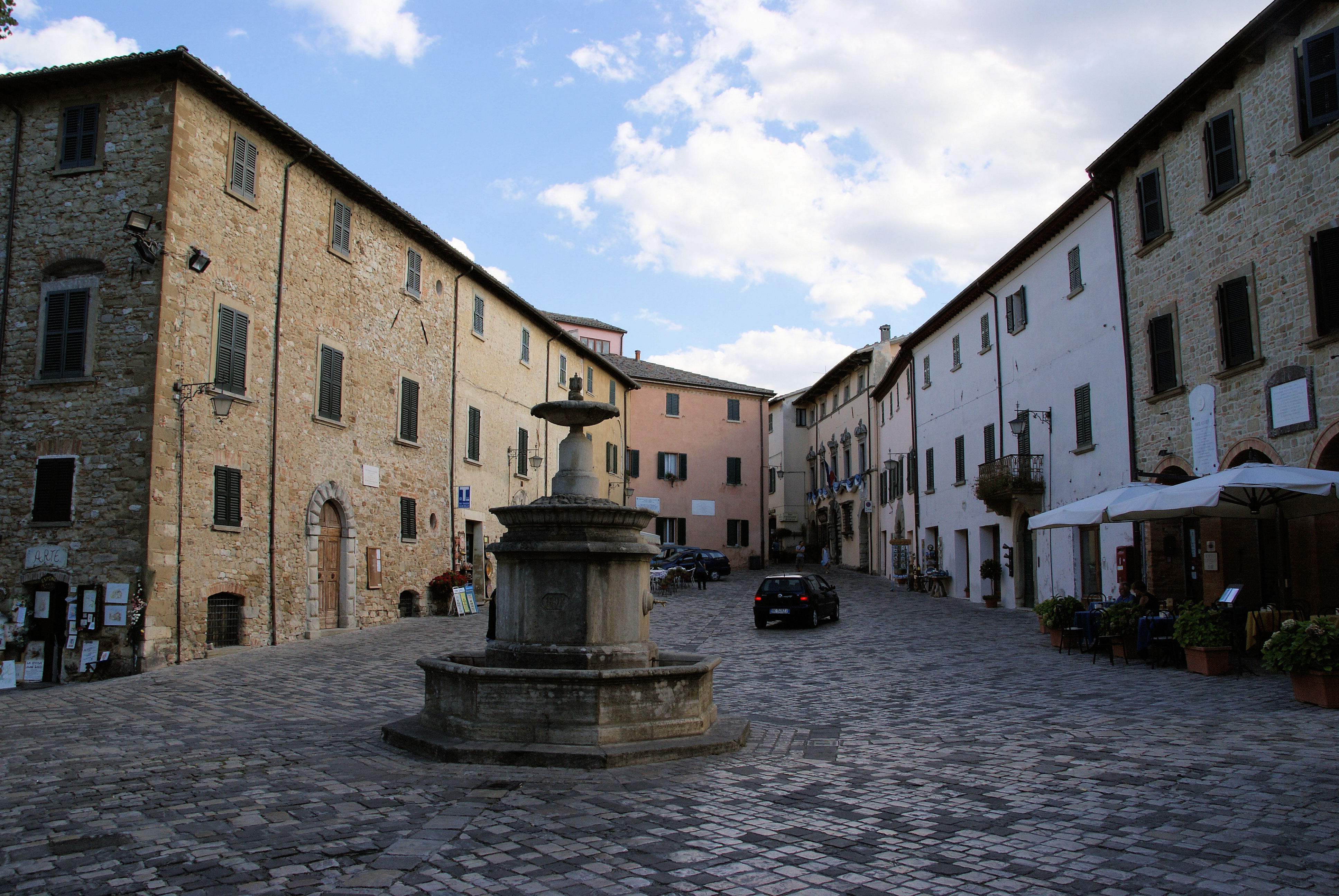San Leo : un village enchanté