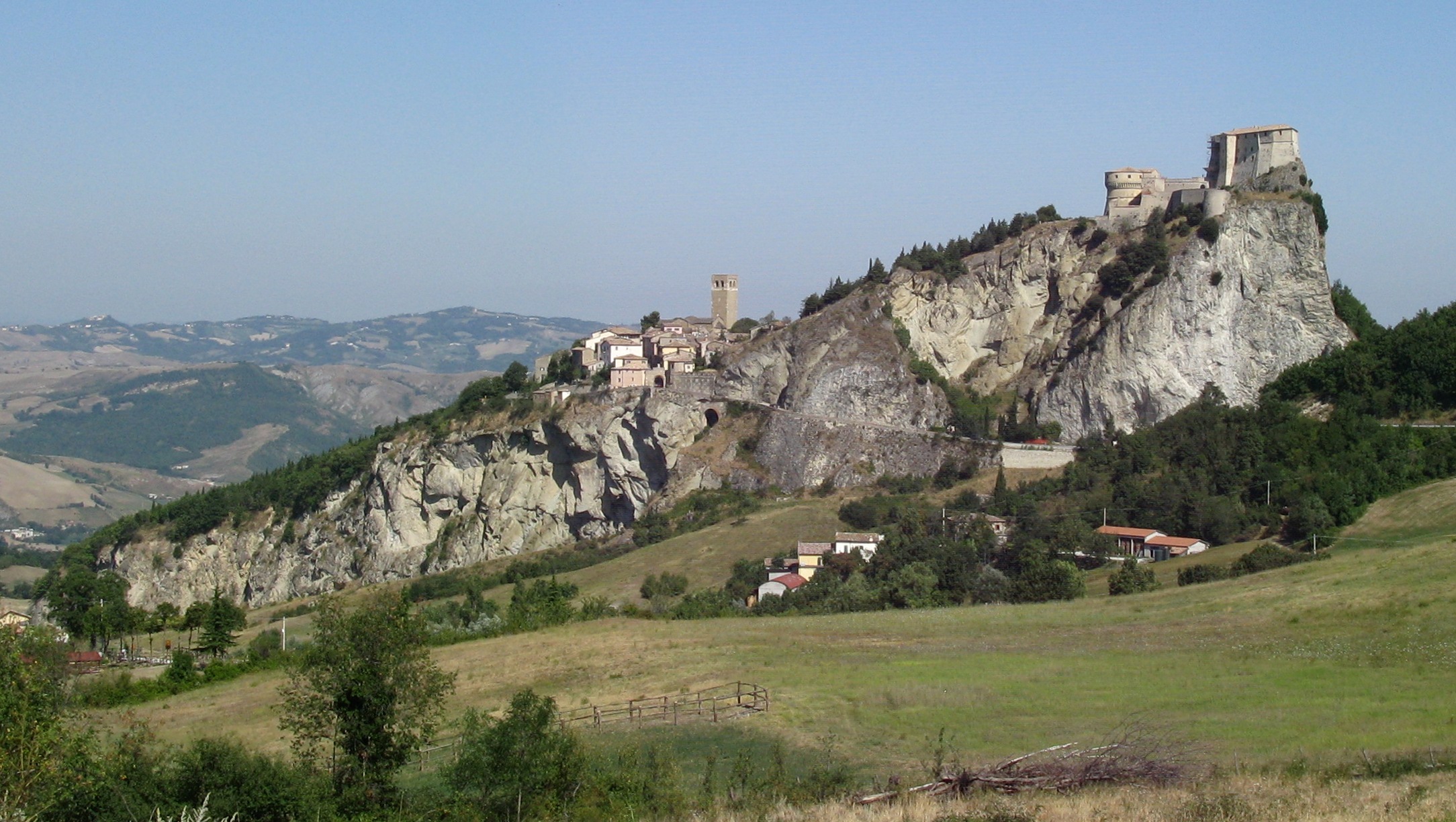 San Leo : un village enchanté