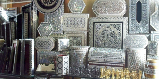 Produk artisan kanggo tuku - Al Labban | Secret World Trip Planner