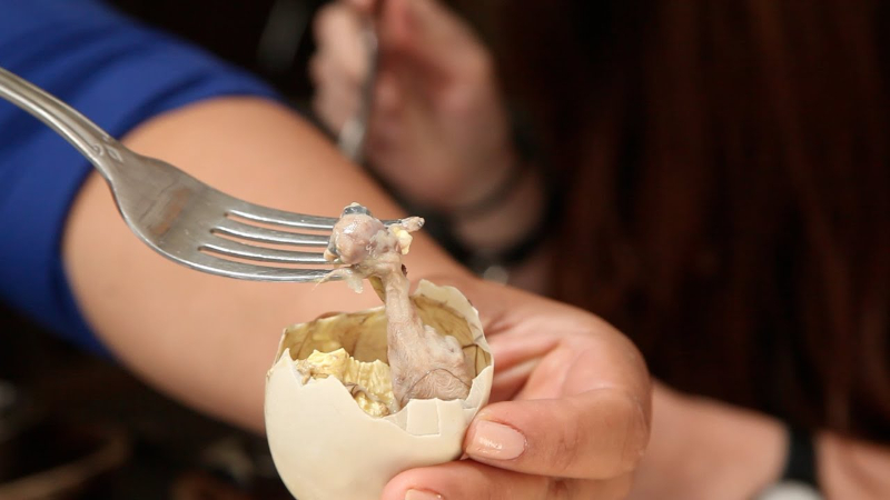 Balut - Filipini - Manila | Secret World Trip Planner