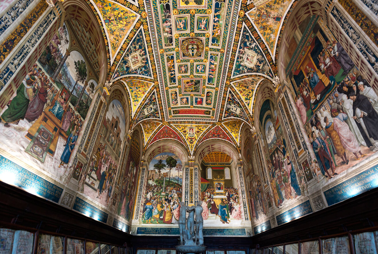 The Piccolomini Library and its marvellous frescoes
