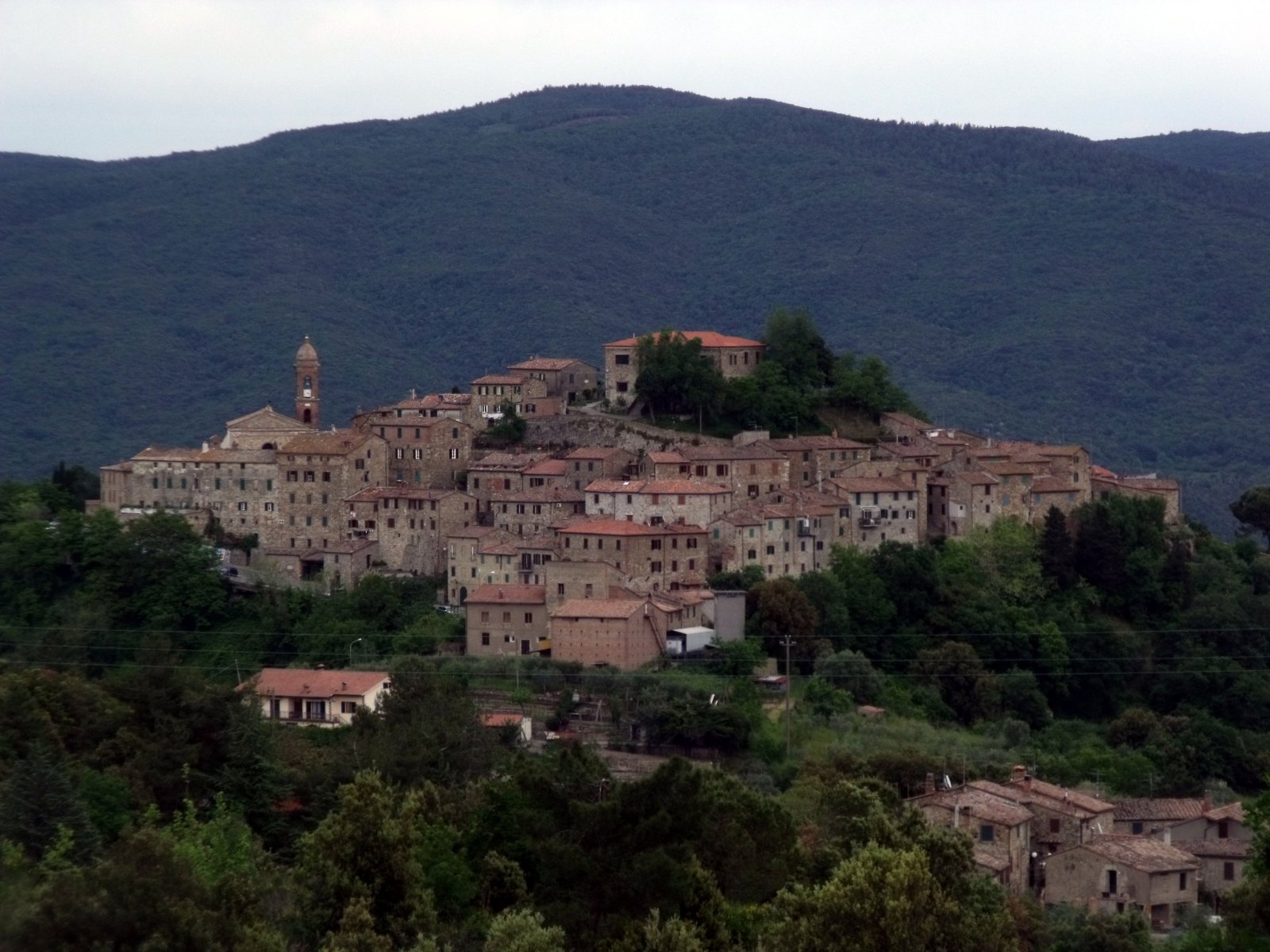 Париж, малко селце между Сиена и Гросето - Pari | Secret World Trip Planner