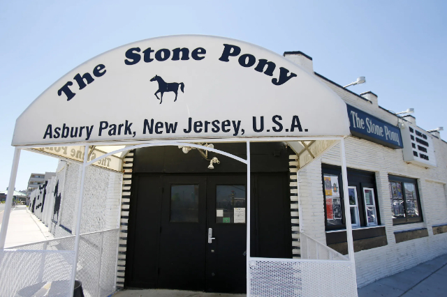 O Pónei de Pedra - Asbury Park | Secret World Trip Planner