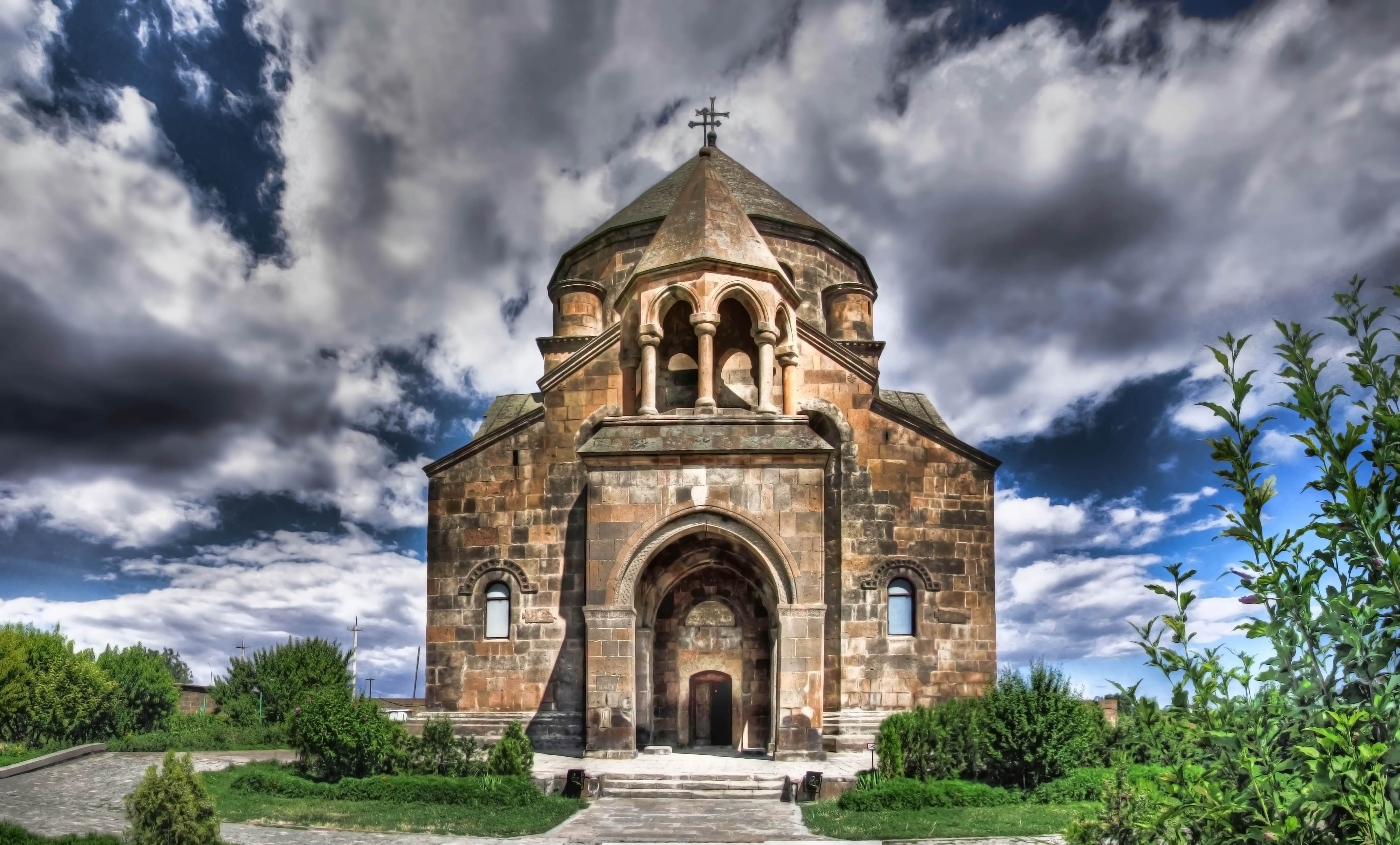 Εκκλησία St. Hripsime