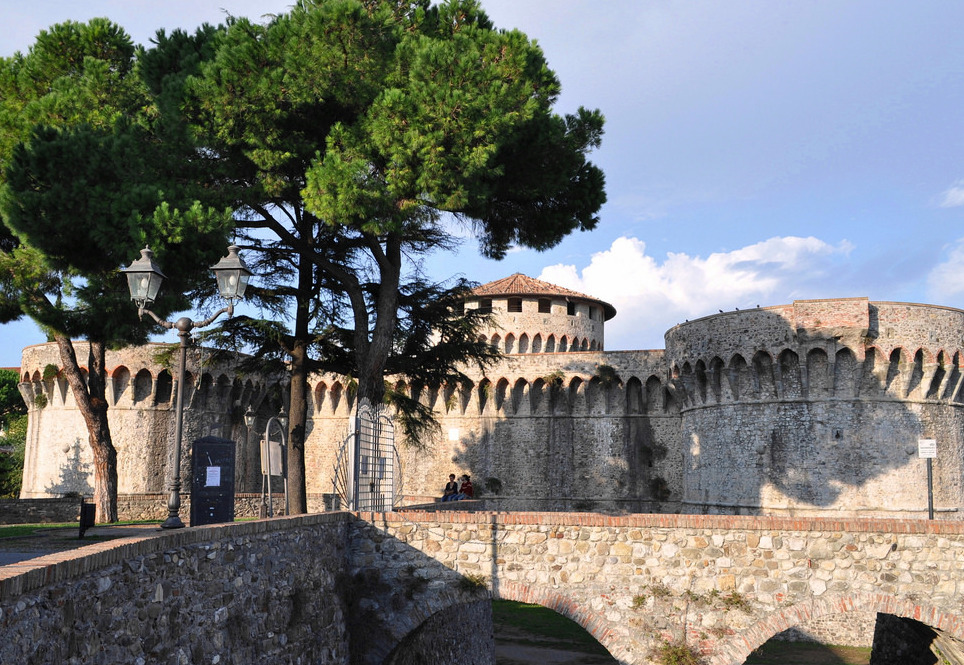 La fortaleza de Firmafede en Sarzana - Sarzana | Secret World Trip Planner