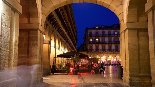 Плошча Канстытуцыі - Donostia | Secret World Trip Planner