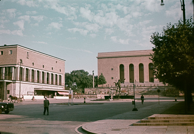 Mga Magagawa - Götaplatsen 6 | Secret World Trip Planner