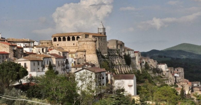 Lâu đài của Civitacampomarano