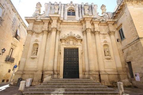 Църква Св. Тереза статуя на папие-маше - Lecce | Secret World Trip Planner