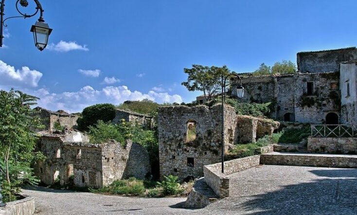 Rione Fossi, গোস্ট টাউন উপর Dauni পর্বত - Accadia | Secret World Trip Planner