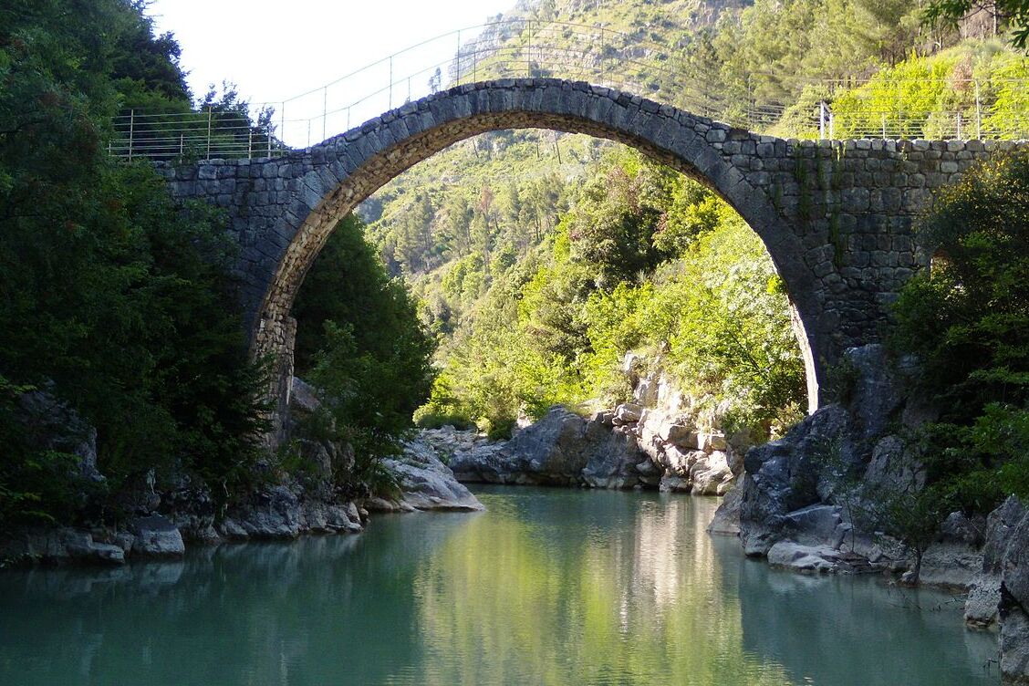 У 2013 році в Росії було продано понад 100 тис.автомобілів. - Cusano Mutri | Secret World Trip Planner