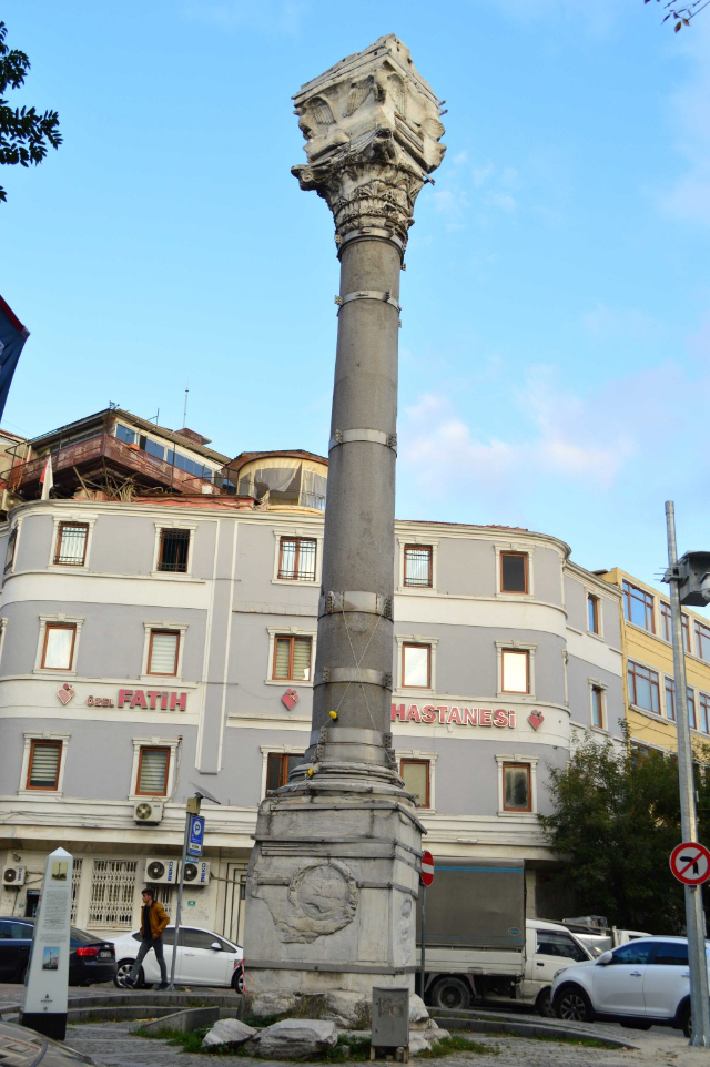 Columna de Marciano - İskenderpaşa | Secret World Trip Planner
