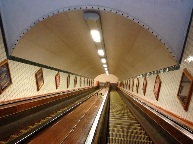 Tunnel ng Sant'Anna - Antwerpen | Secret World Trip Planner