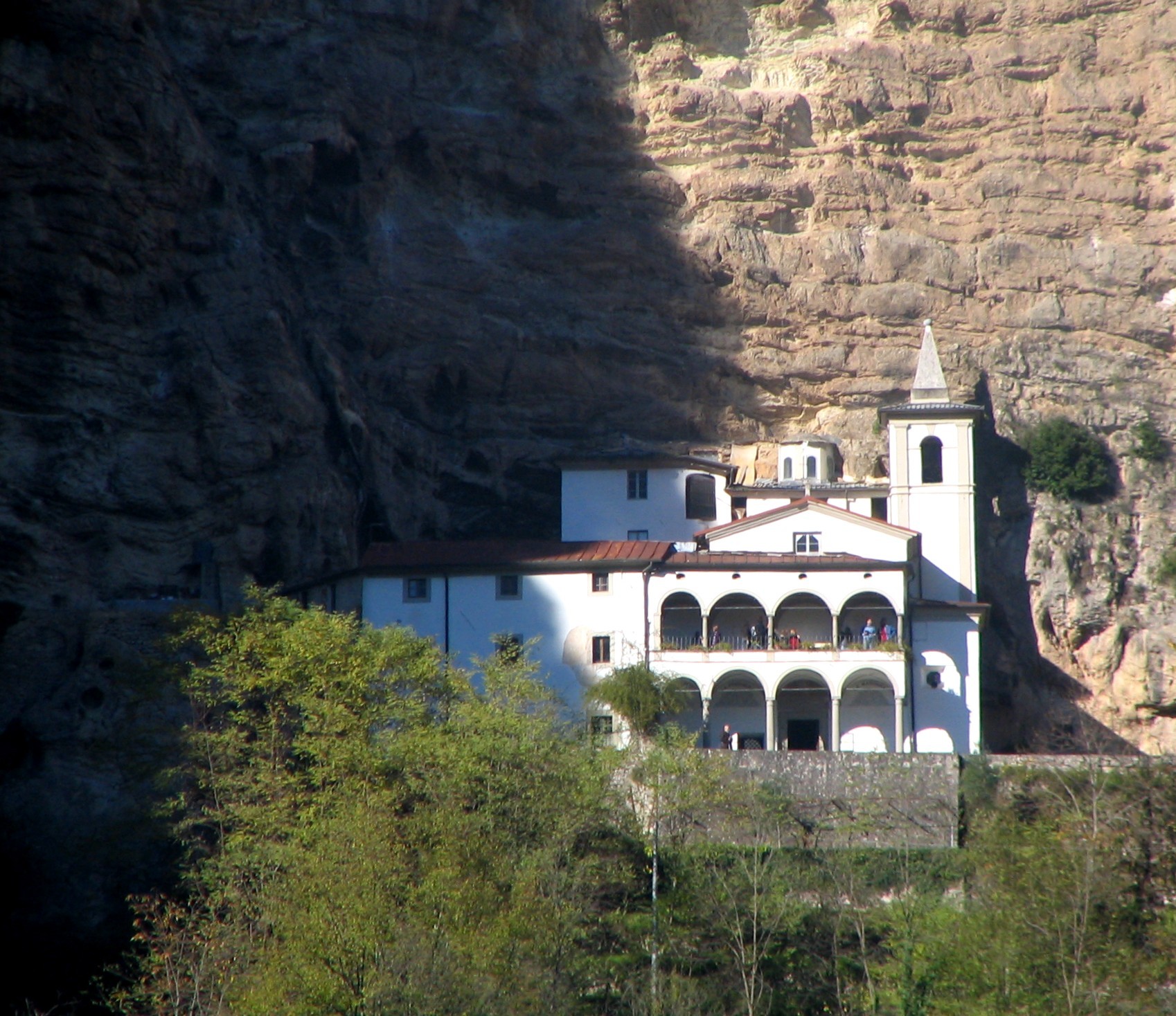 Ẩn thất Calomini