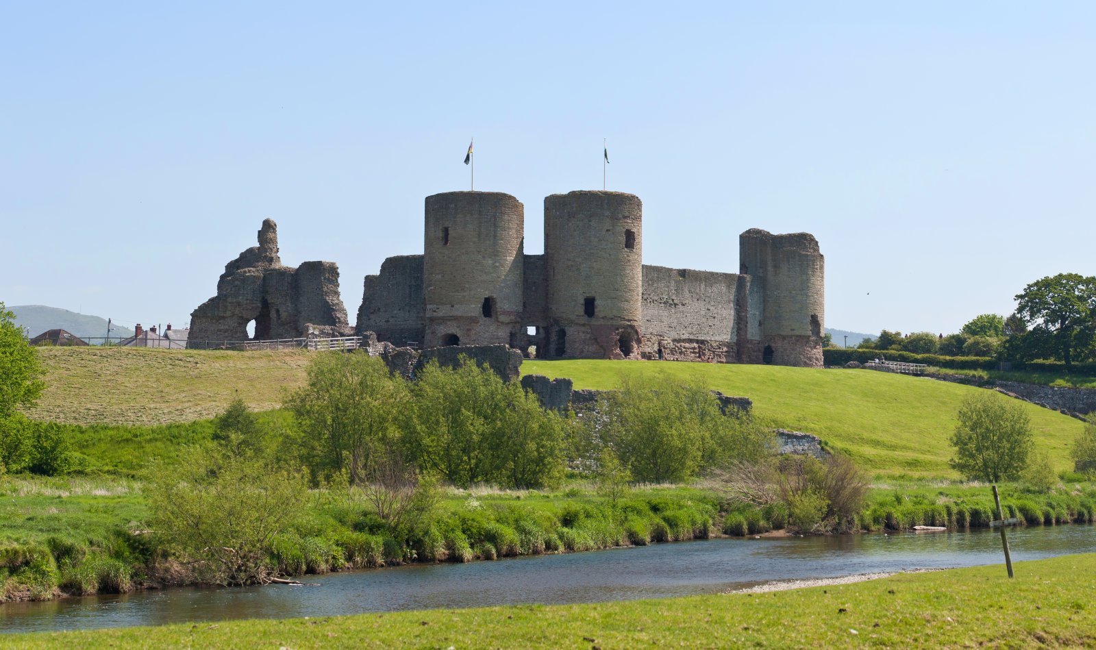 Hrad Rhuddlan - Castle St | Secret World Trip Planner