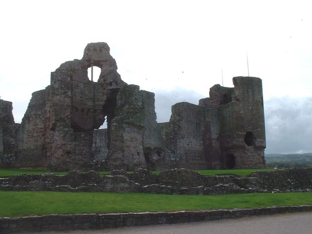 Hrad Rhuddlan - Castle St | Secret World Trip Planner