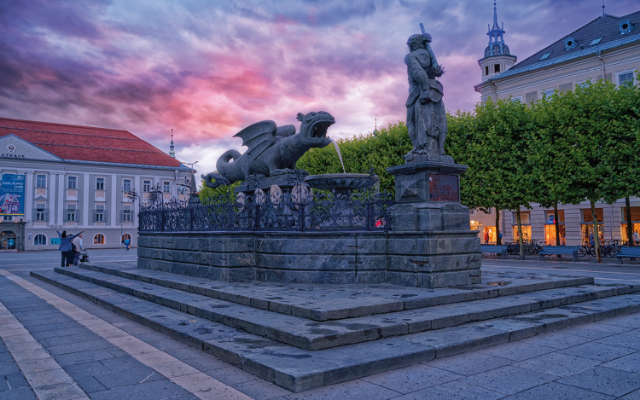 Lindworm favvorasi - Klagenfurt am Wörthersee | Secret World Trip Planner