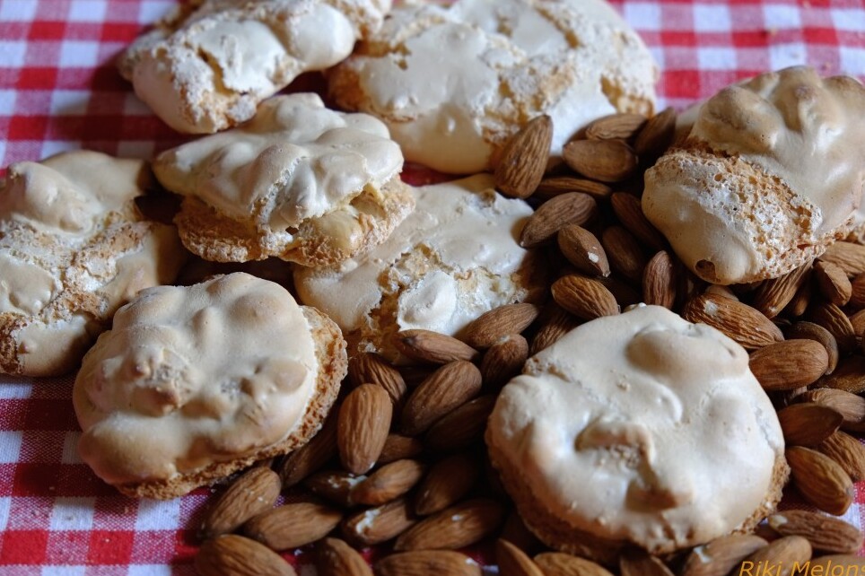 עצי השקדים של הגשר. - Ferrara | Secret World Trip Planner