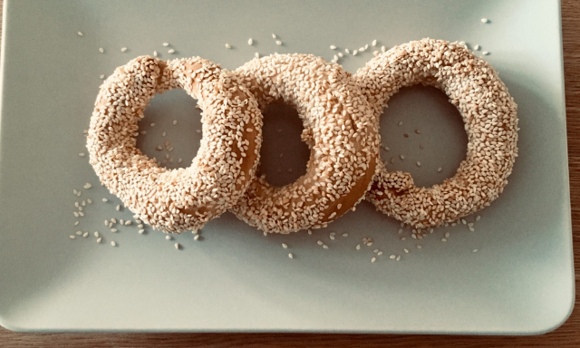 Koulouria: Smag på den græske glæde med sesamfrø - Thessaloniki | Secret World Trip Planner