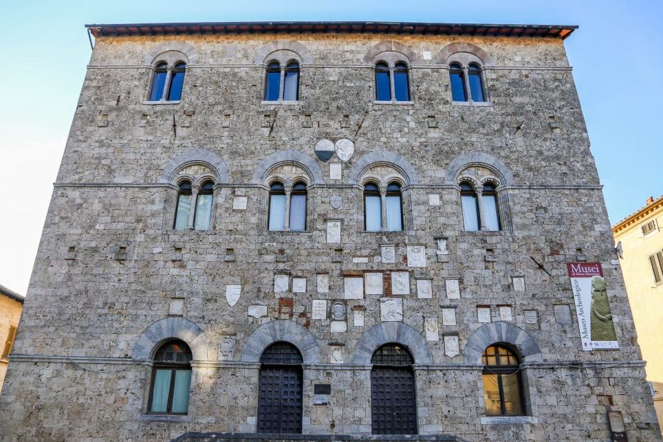 যাচাইকৃত অ্যাকাউন্ট - Massa Marittima | Secret World Trip Planner