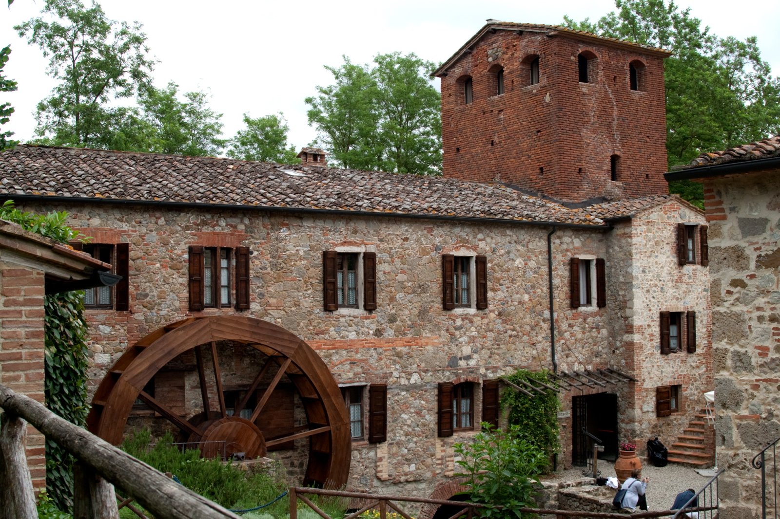 Истинска бяла Барилска мелница - Chiusdino | Secret World Trip Planner