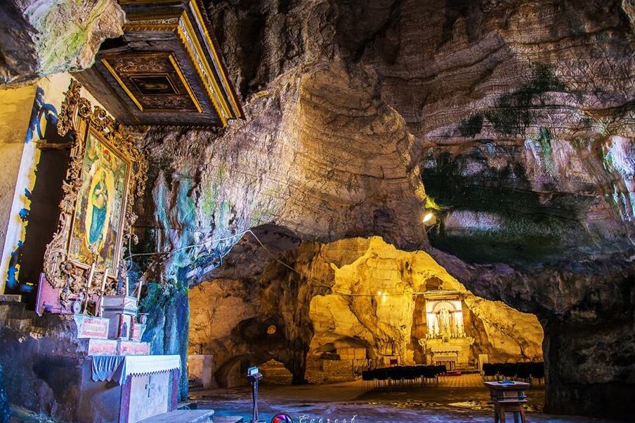 Unesco: an uaimh Naomh Micheál an Archangel - Sant'Angelo A Fasanella | Secret World Trip Planner