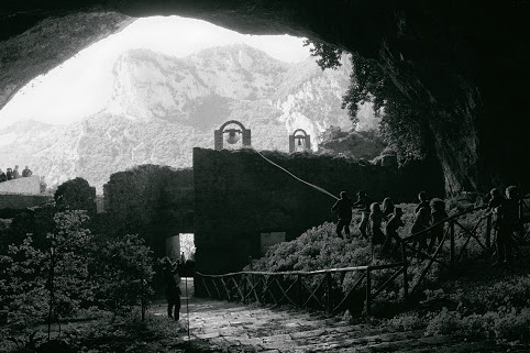 Grotta di San Michele Arcangelo, eller Grotta Dell ' angelo - Monte Raione | Secret World Trip Planner