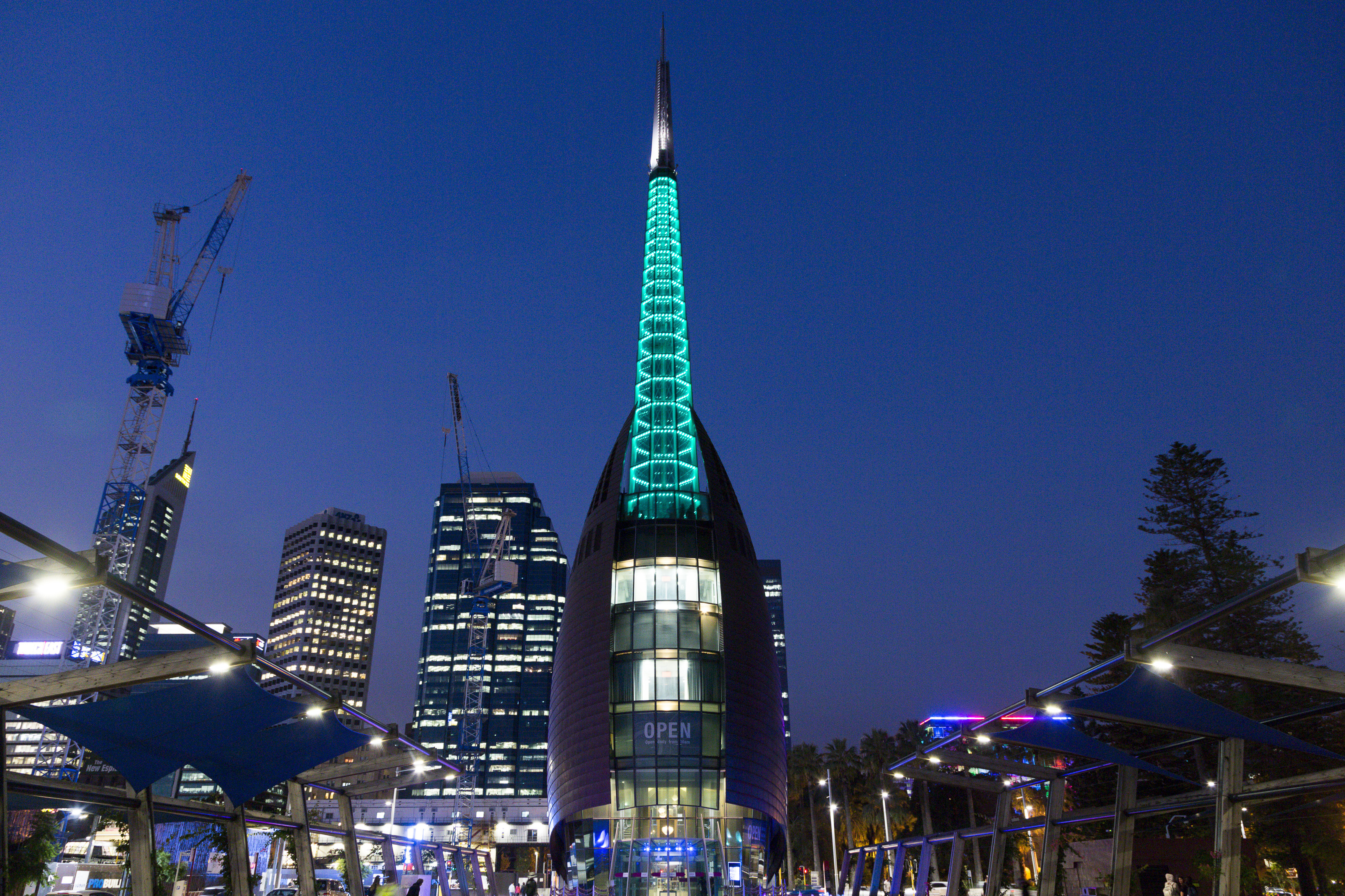 પર્થ અને બેલ ટાવર - Perth | Secret World Trip Planner