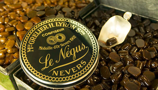 法国和涂鸦/Nevers，Négusis巧克力 - Nevers | Secret World Trip Planner