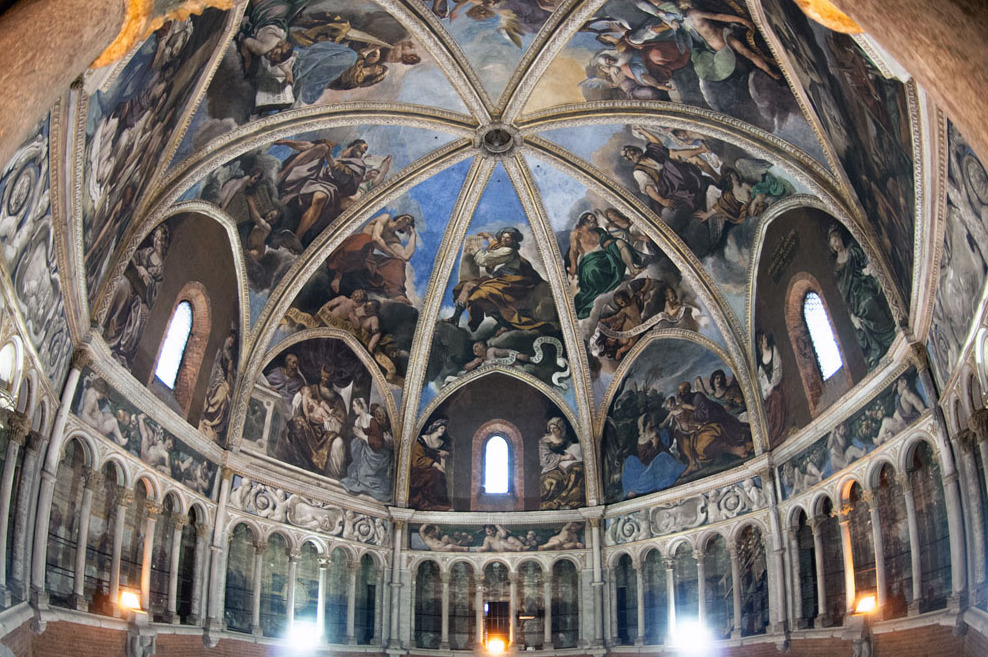 Piacenza / טיפוס לכיפת הקתדרלה - Piacenza | Secret World Trip Planner