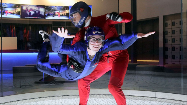 Fallskärmshoppning inomhus: Ta steget utan att hoppa på iFly Westchester - Yonkers | Secret World Trip Planner
