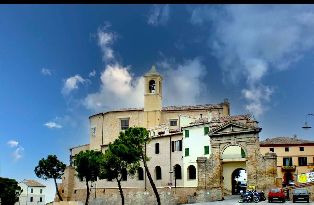 Morro d'Alba, Lacrima ardoaren herria - Morro d'Alba | Secret World Trip Planner