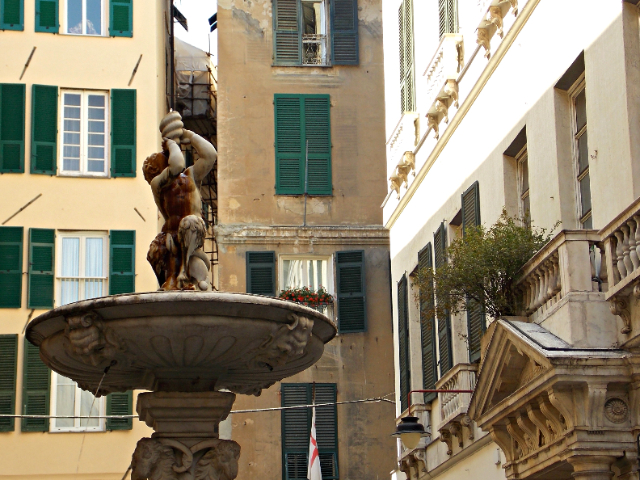 A gránátalma legendája - Genova | Secret World Trip Planner