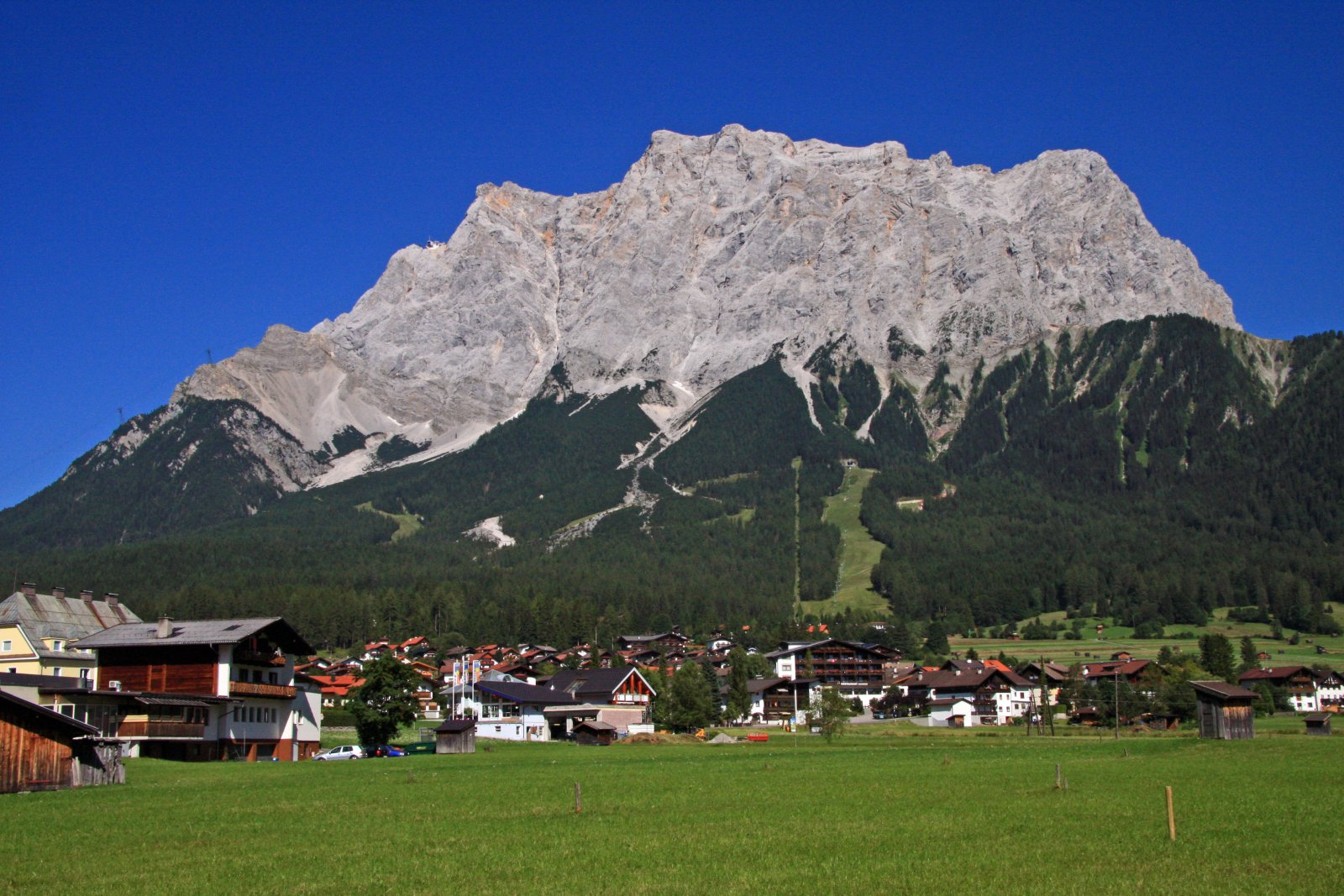 Zugspitze, Tysklands högsta topp - Garmisch-Partenkirchen | Secret World Trip Planner