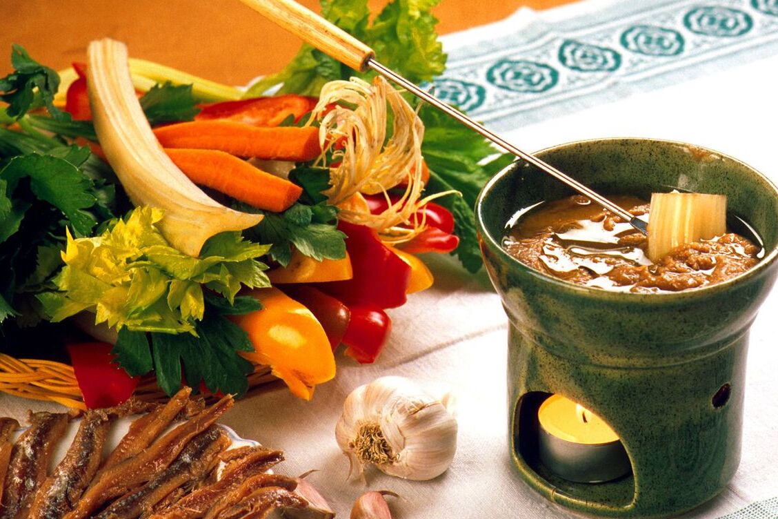 La Bagna Cauda o Caoda (Salsa picant) - Piemonte | Secret World Trip Planner