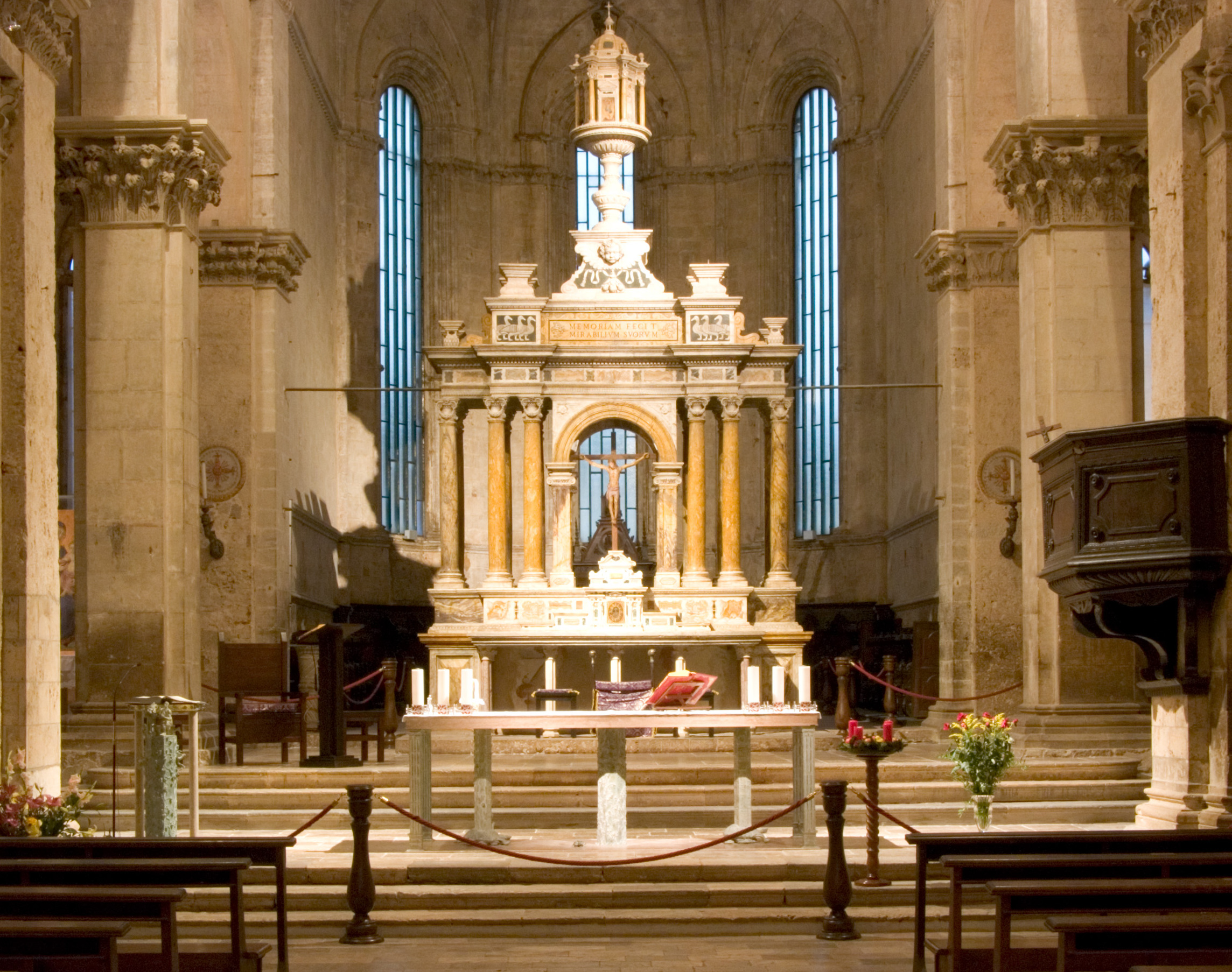 Misbyah Ivan Theimer ing Katedral Massa Marittima - Massa Marittima | Secret World Trip Planner