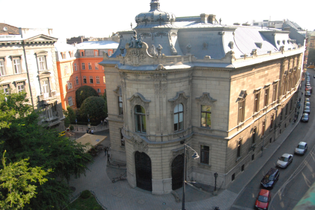 Metropolitan Ervin Szabó Kütüphanesi - Budapest | Secret World Trip Planner