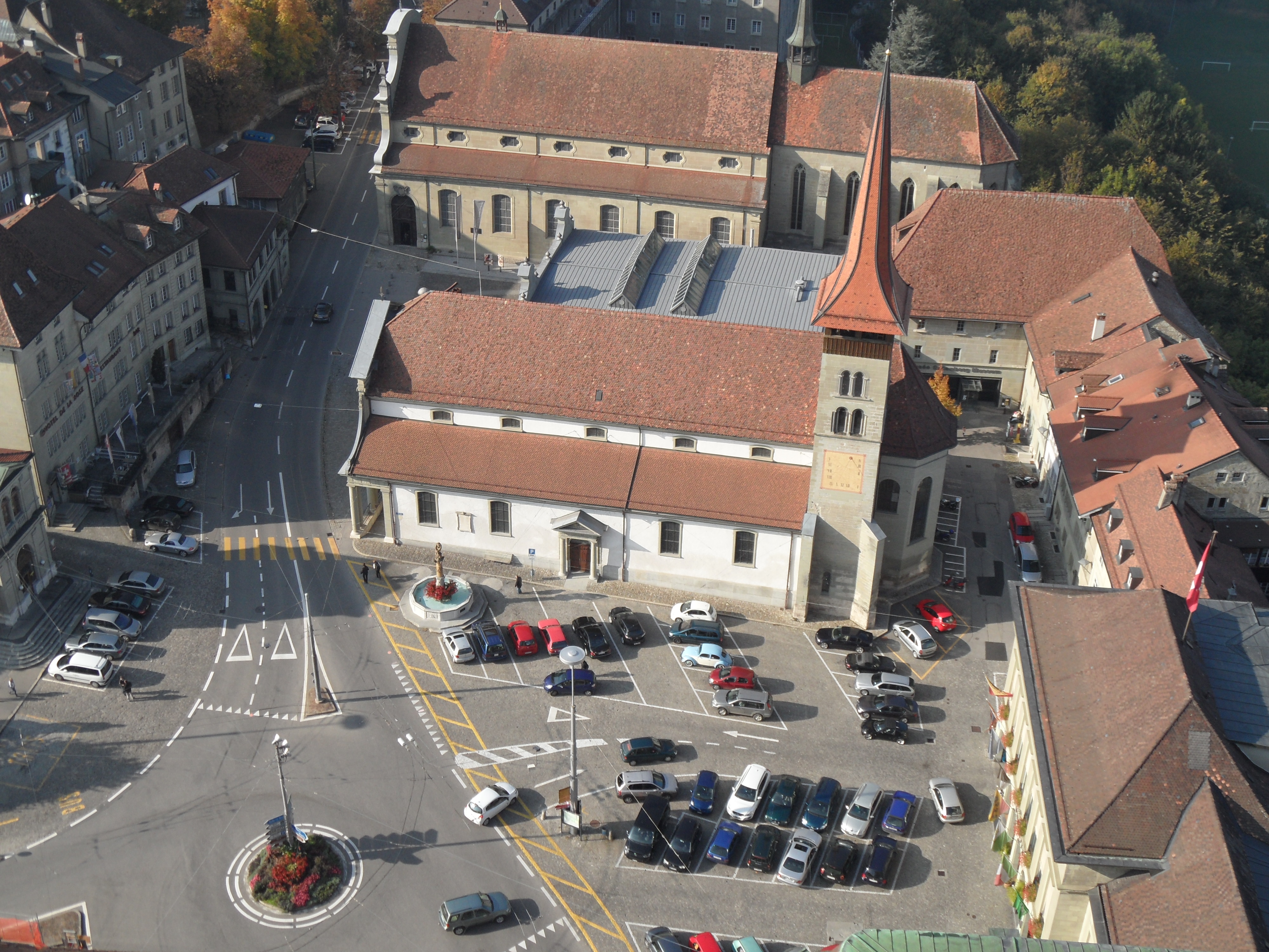 Freiburg : la cathédrale Saint-Nicolas - Fribourg | Secret World Trip Planner