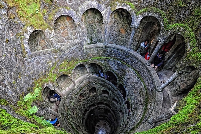 המגדל בקווינטה דה רגליירה, פורטוגל. - Sintra | Secret World Trip Planner